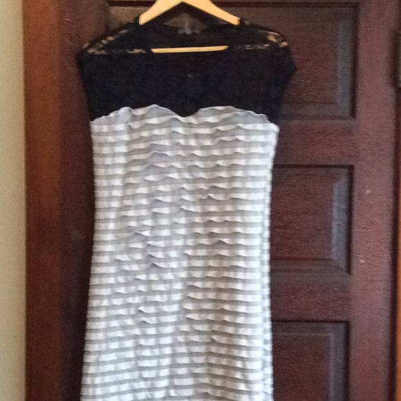 AnM ruffle dress - Picture 2 of 2